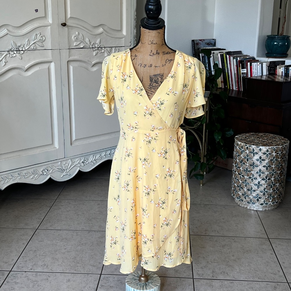 Lulu's Yellow Spring floral wrap dress